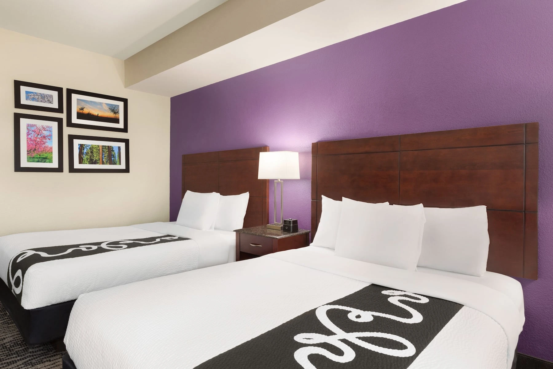 Accessible guest room at La Quinta Fresno Northwest