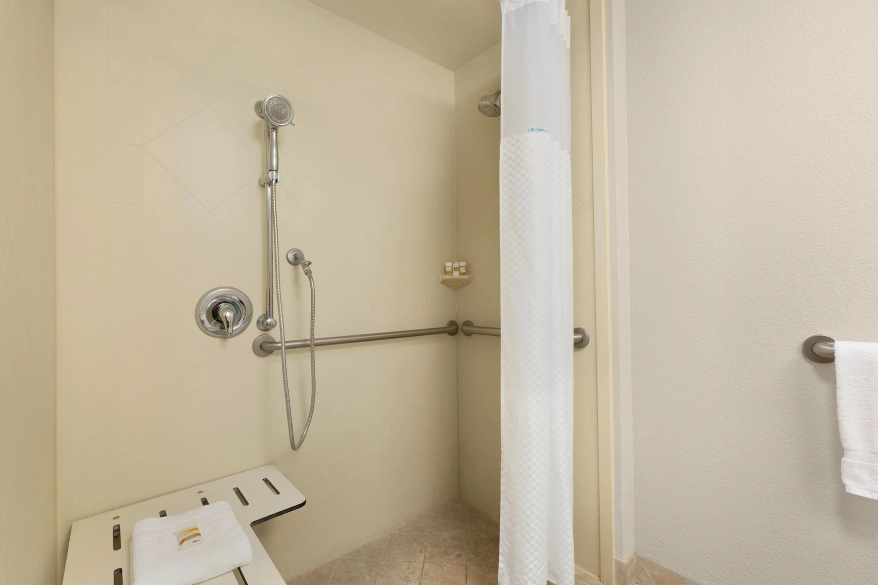 Accessible guest bathroom at La Quinta Fresno Northwest