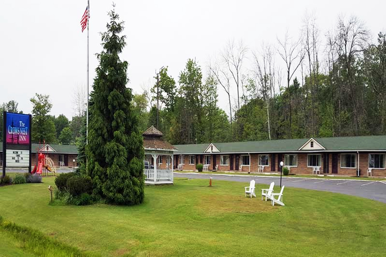 Comfortable guest room with queen bed